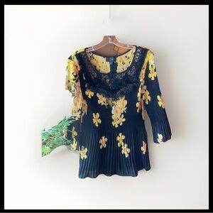 Investments Petites Size PL crinkle pleat black with floral lace accent top